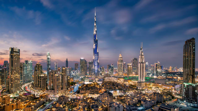 Video: Only in Dubai - Conferences of the future