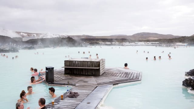 Avon Cosmetics recognition incentive to Iceland