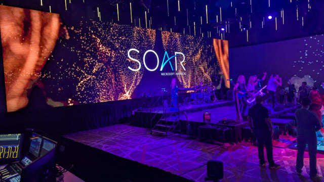 A high-flying party: how emc3 livened up the Microsoft SOAR Conference closing party